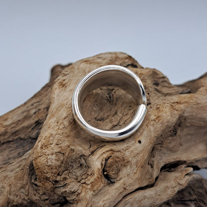 Handmade vintage spoon ring made from Queen Mary 1940 silverplate pattern size 7.5