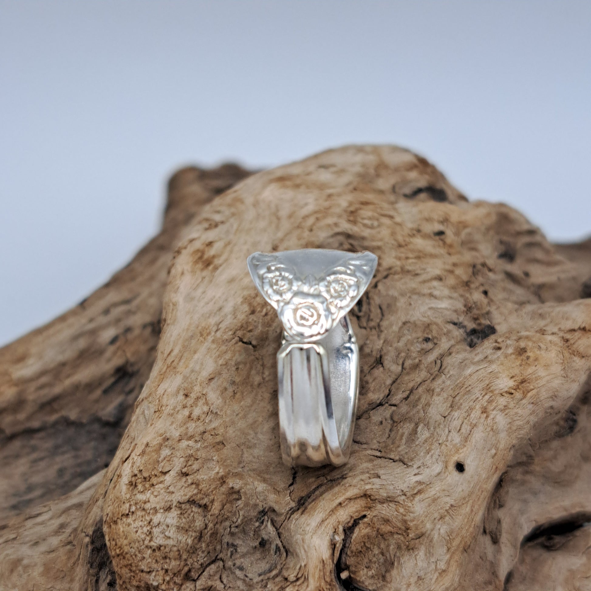 Handmade vintage spoon ring made from Silvery Mist 1940 silverplate pattern size 7 monogram 1961