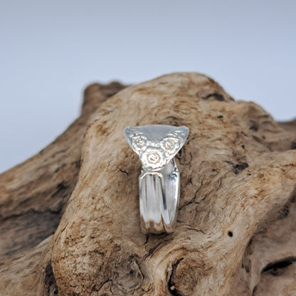 Handmade vintage spoon ring made from Silvery Mist 1940 silverplate pattern size 7 monogram 1961