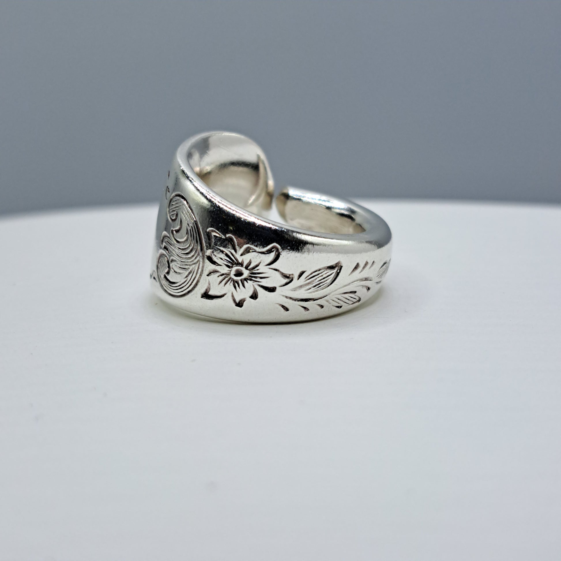 Handmade vintage spoon ring made from Queen Mary 1940 silverplate pattern size 6