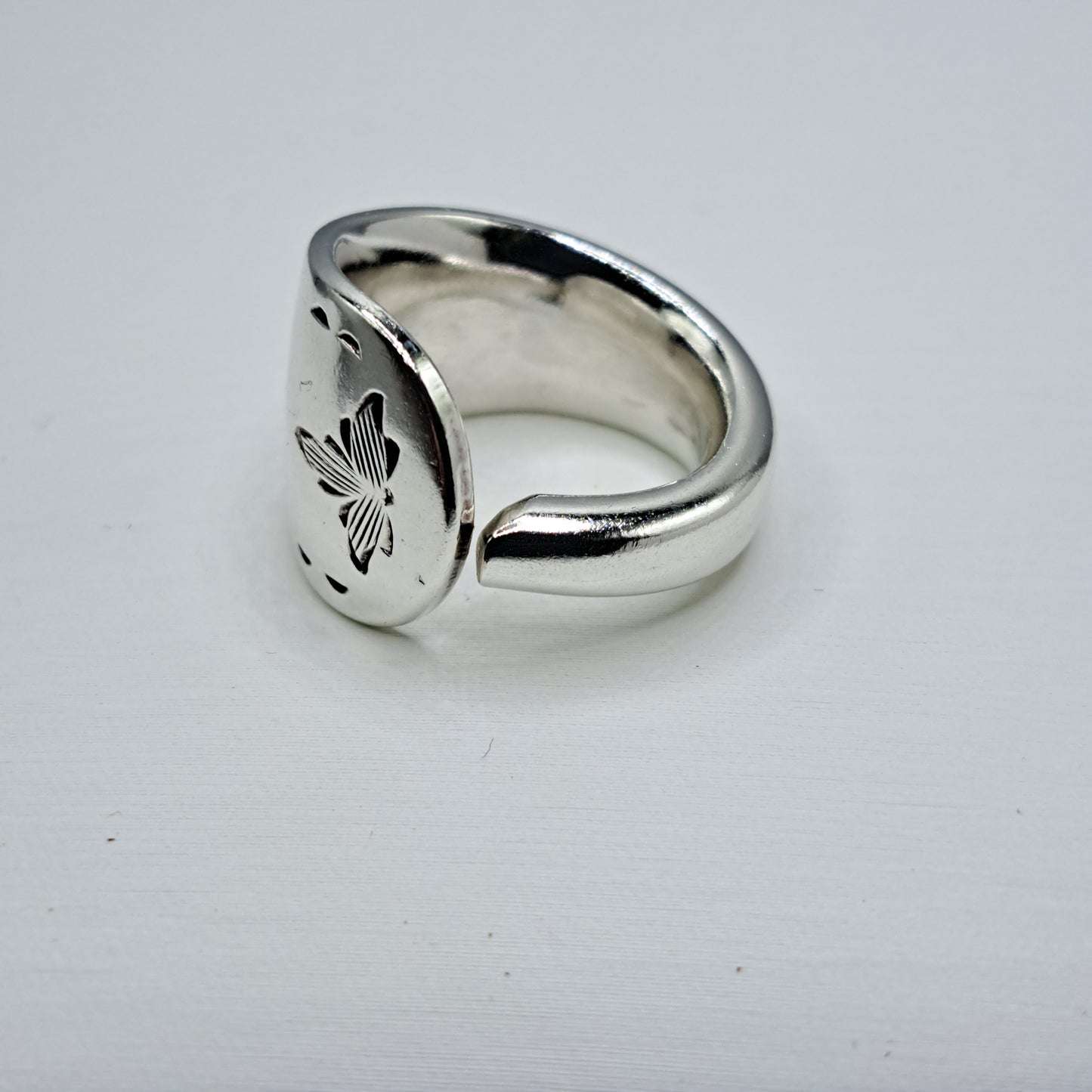 Handmade vintage spoon ring made from Queen Mary 1940 silverplate pattern size 6