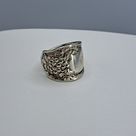 Isabella 1913, Size 7, Vintage Silverware Ring, Spoon Ring