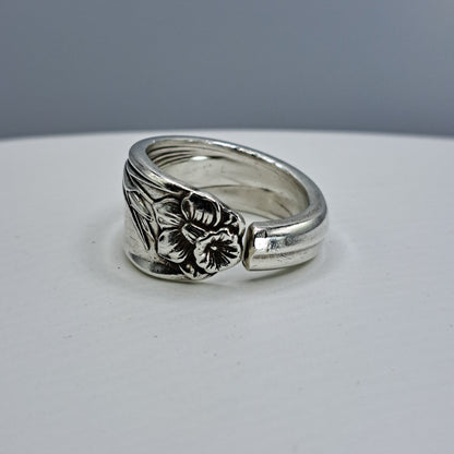 Handmade vintage spoon ring made from Daffodil 1950 silverplate pattern size 12.75