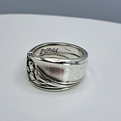 Handmade vintage spoon ring made from Daffodil 1950 silverplate pattern size 12.75