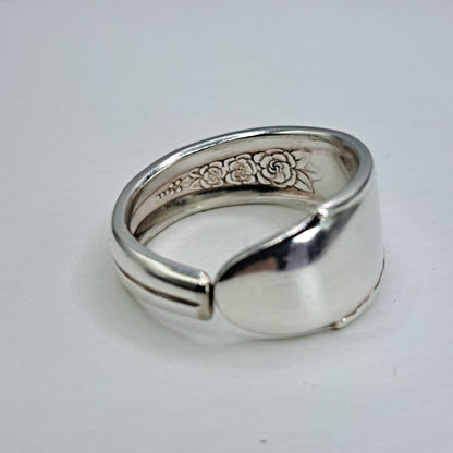 Handmade vintage spoon ring made from Gardenia 1941 silverplate pattern size 11.5