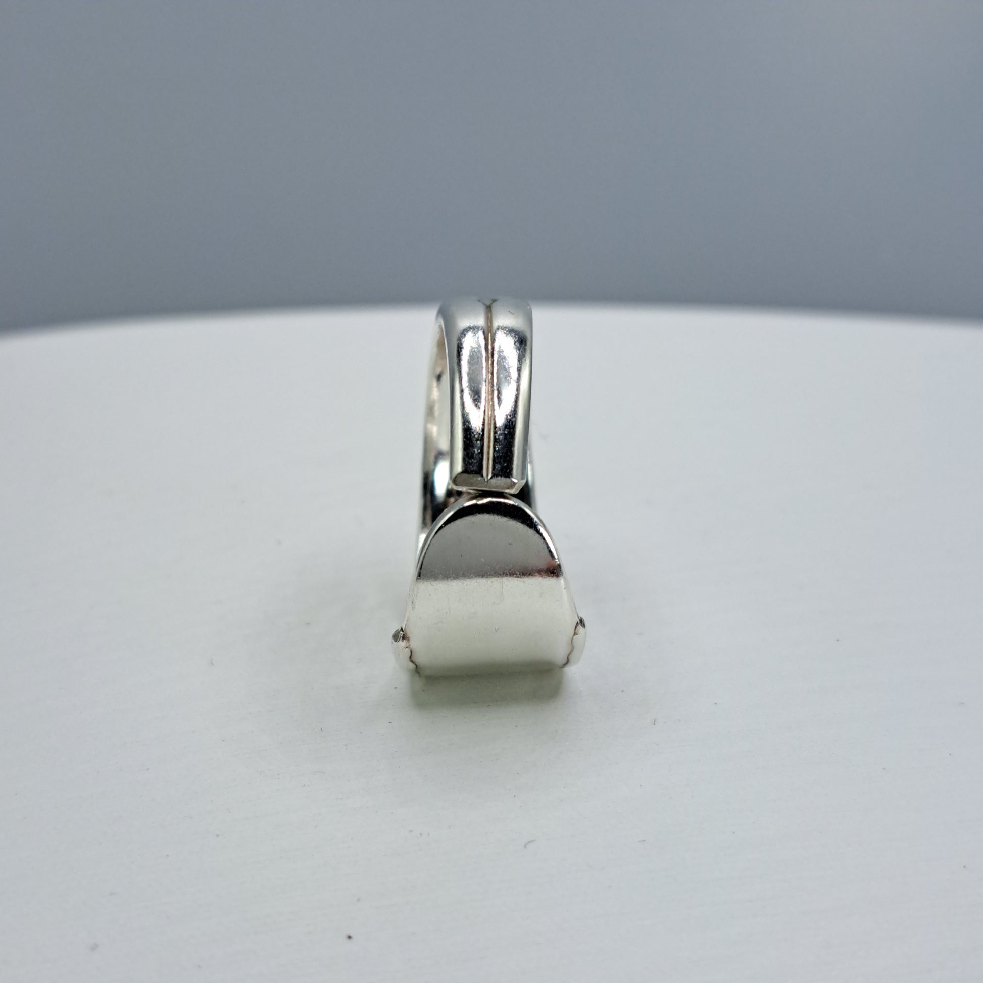 Handmade vintage spoon ring made from Gardenia 1941 silverplate pattern size 11.5